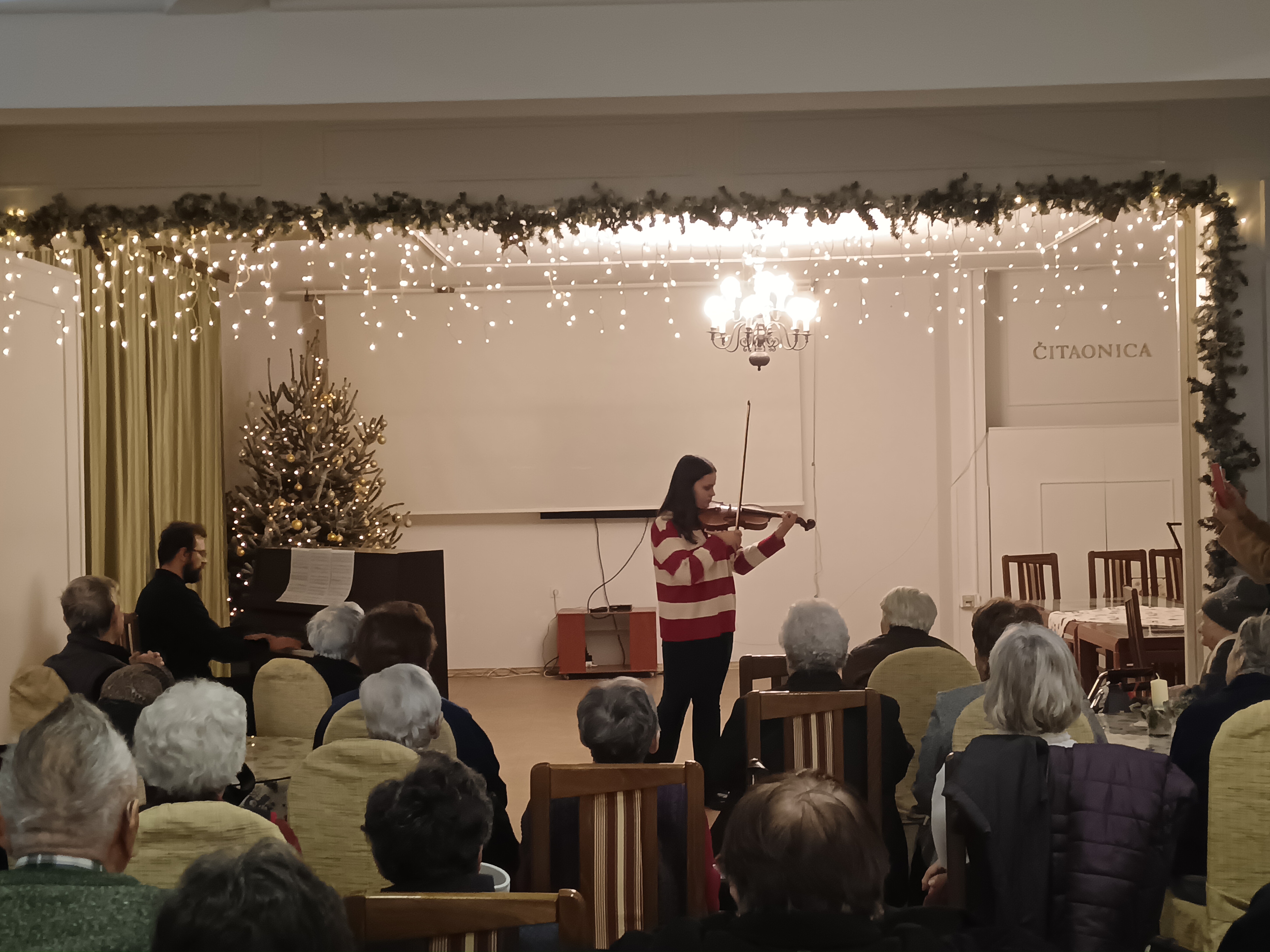 BOŽIĆNI KONCERT GLAZBENE ŠKOLE POŽEGA